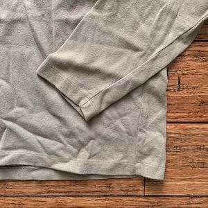 Old Navy Sweaters - Beige Tan Crew Neck Tee Shirt Sweatshirt Old Navy Sweaters - Beige Tan Crew Neck Tee Shirt Sweatshirt